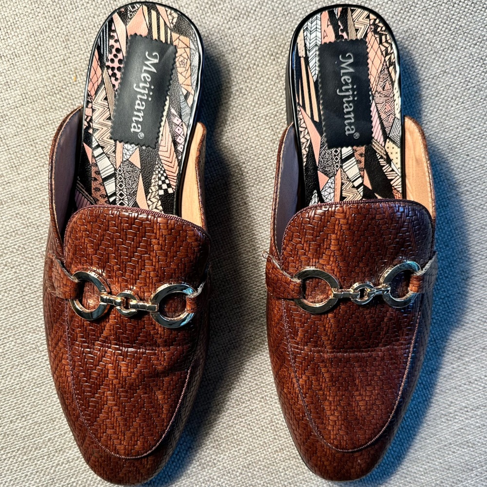 Men’s Meijiana Backless Loafer. Brown. Size 9.